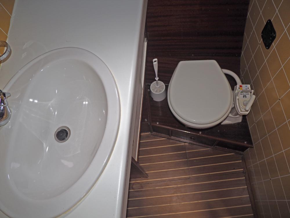 Cabin en avant, H&eacute;bergements